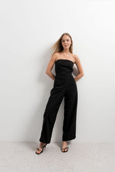 Mono Largo Pareo Negro con Escote Palabra de Honor: Elegancia Definida